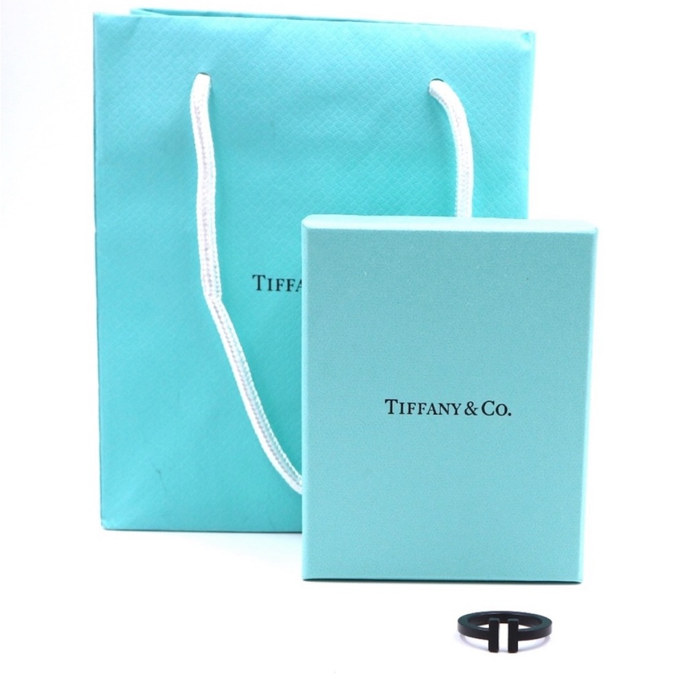 Black Tiffany T Ring